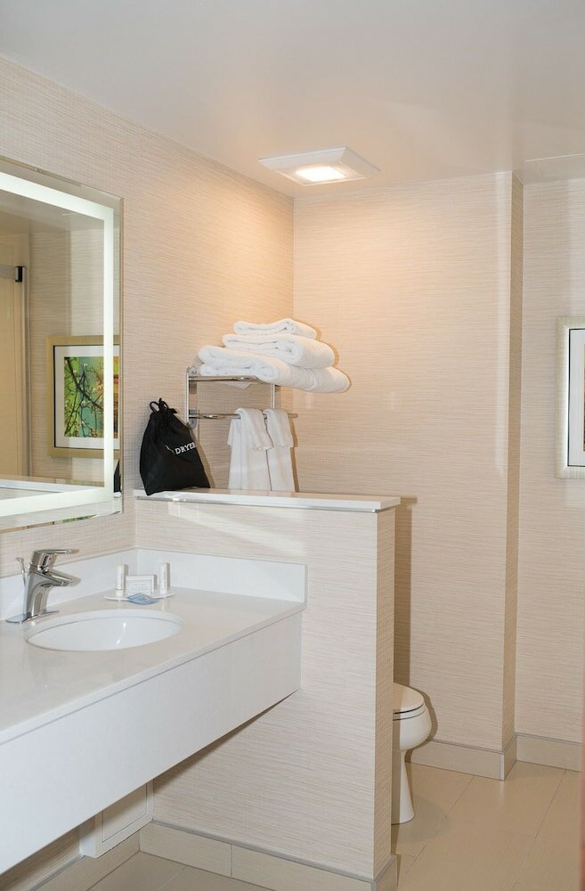 Фото Fairfield Inn & Suites by Marriott Edmonton North