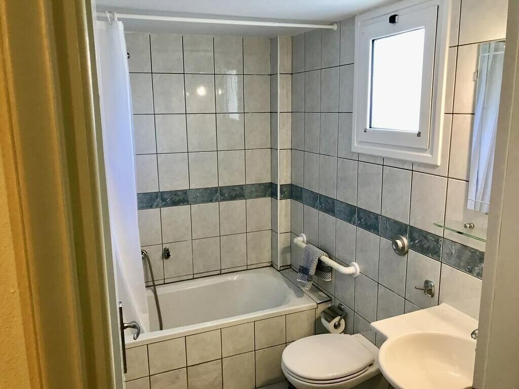 Фото Adonis Hotel