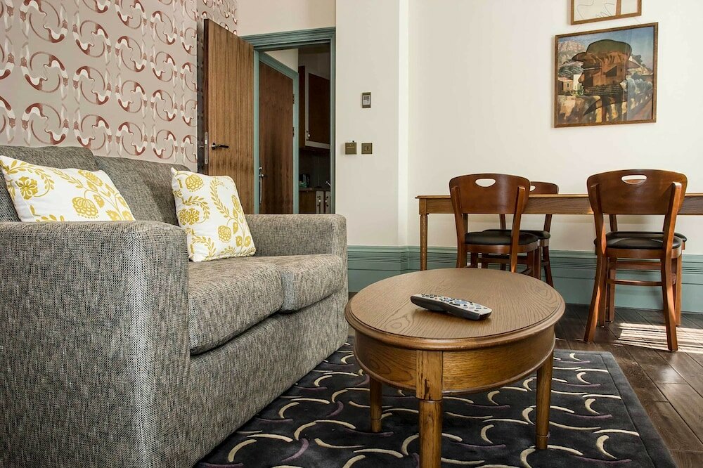 Фото Morton Hotel