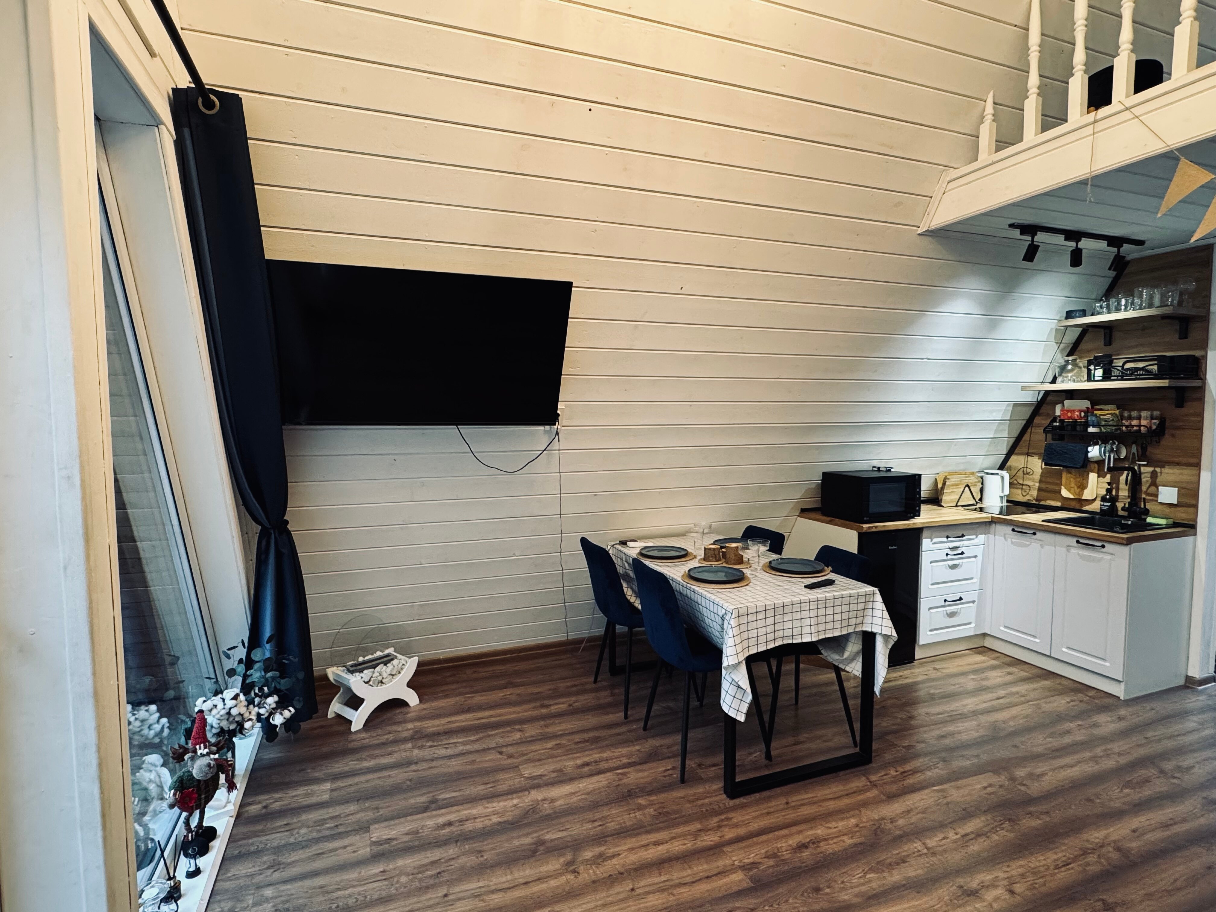 Фото A-frame Friday