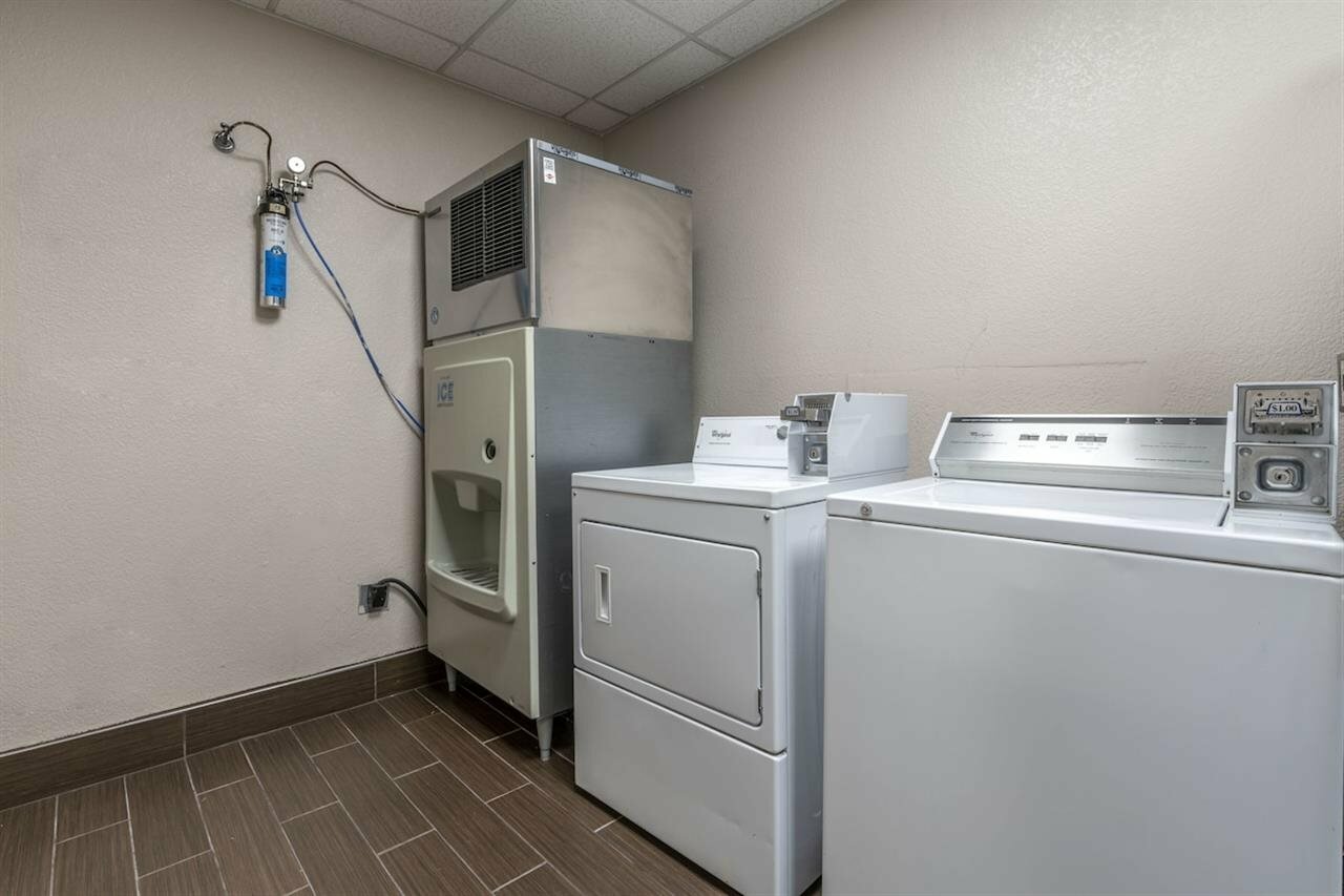 Фото Comfort Suites Downtown Sacramento