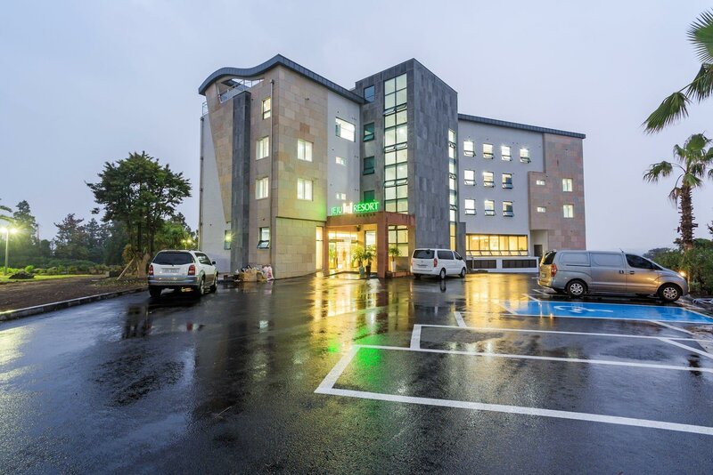 Гостиница Jeju M Resort в Согвипхо