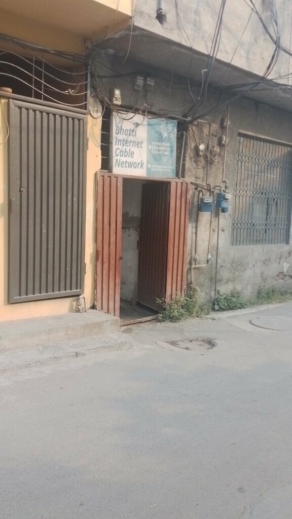 Cables and wires Bhatti Internet cable network, Lahore, photo