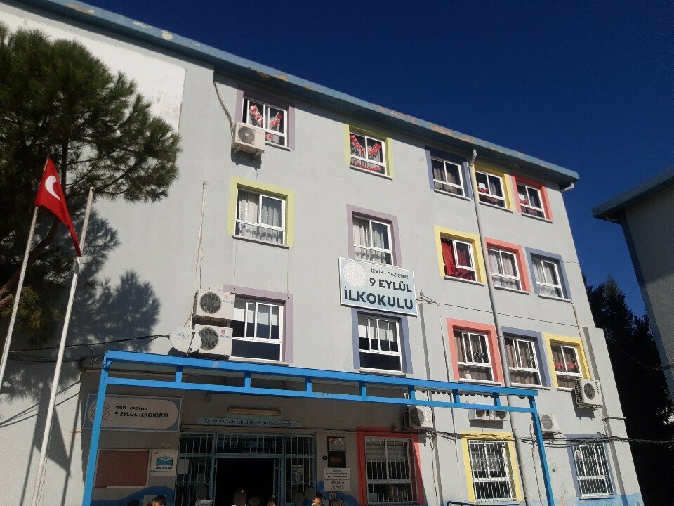 School 9 Eylül Primary School, Izmir, photo