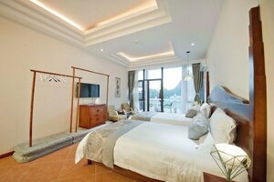 Гостиница Guilin Crystal Crescent Moon Hotel