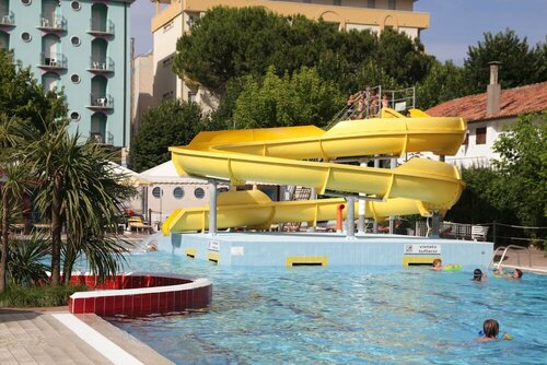 Внешний вид отеля Hotel Vanni в Мизано-Адриатико, фото 4