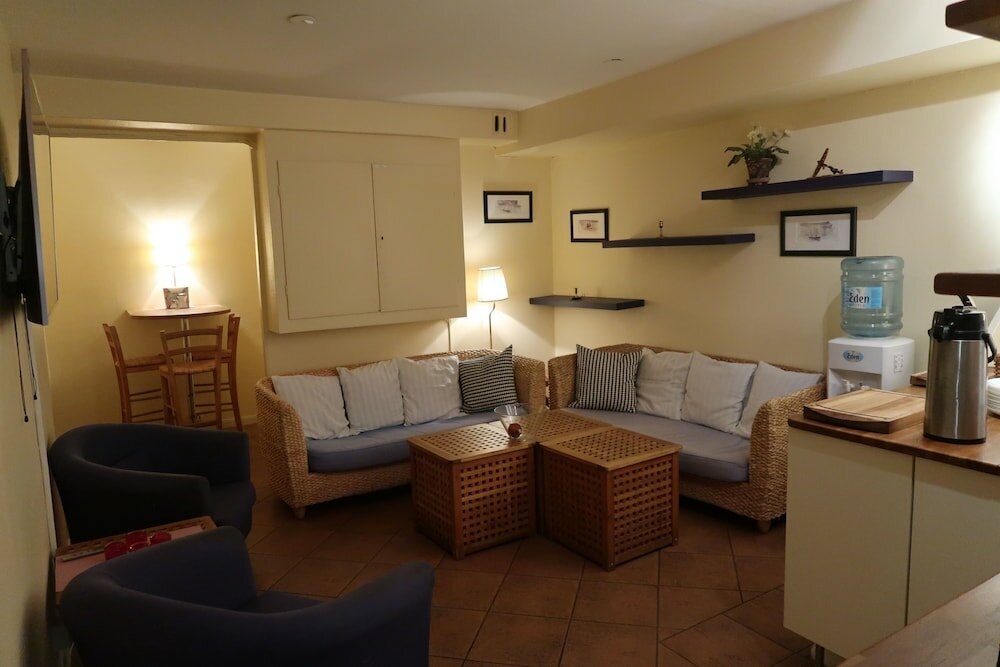 Фото Hotel Aveny Bed & Breakfast