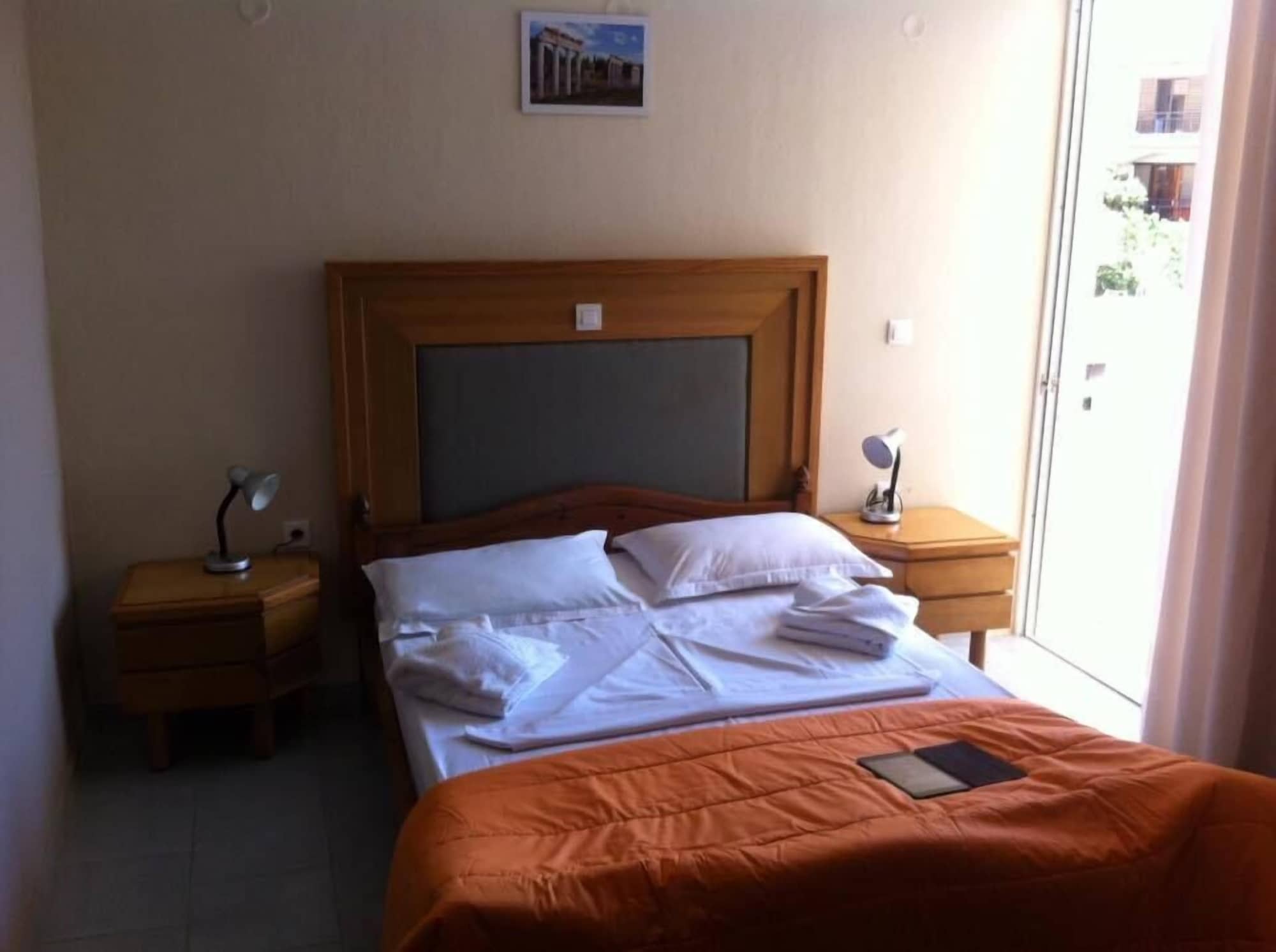 Фото Manias Apartments