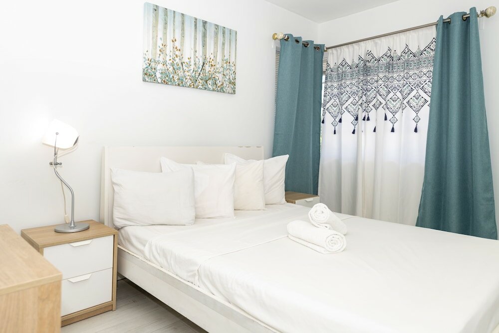 Фото 335 Ocean Walk Apartments