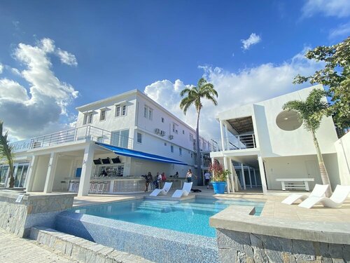 Гостиница Seaview Beach Hotel в Синт-Мартене
