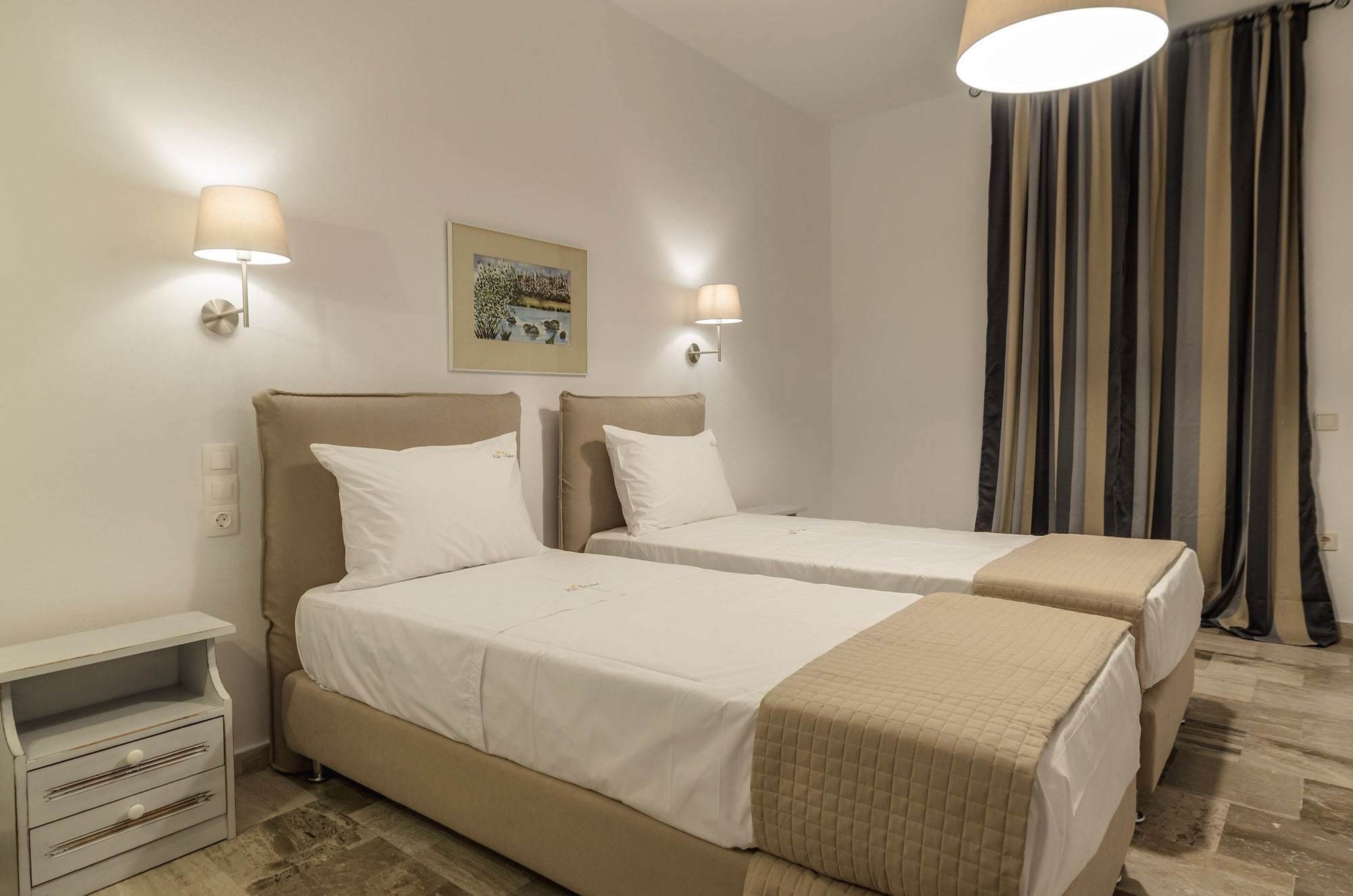 Фото Kiki Studios & Apartments