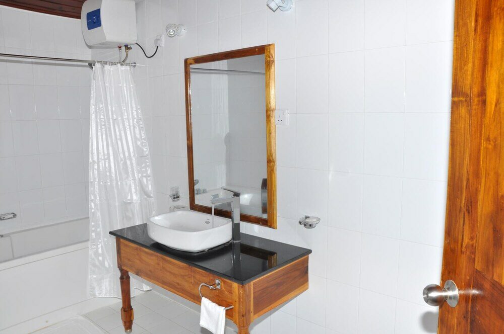 Фото Hotel Naaval