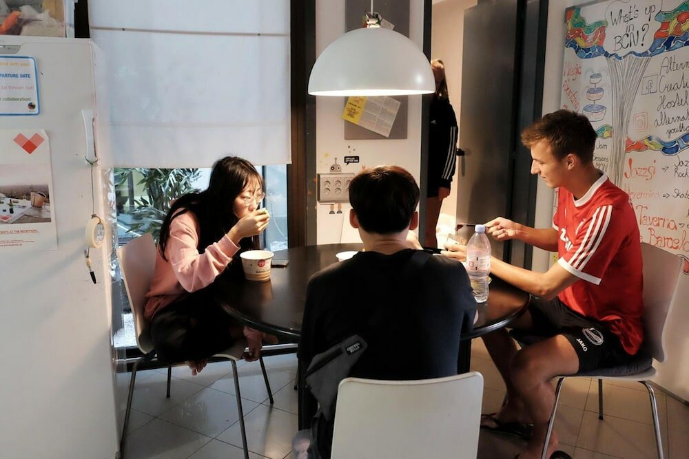 Фото Alternative Creative Youth Hostel Barcelona