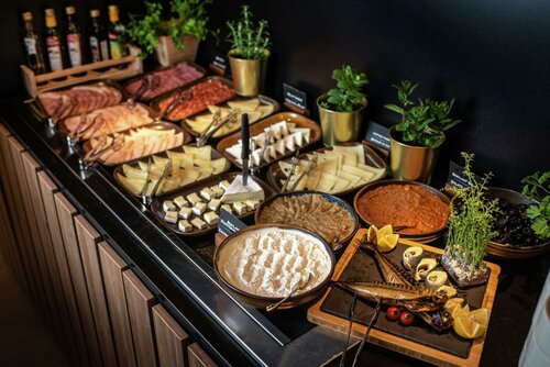 Гостиница Hilton Garden Inn Bucharest Airport в Румынии