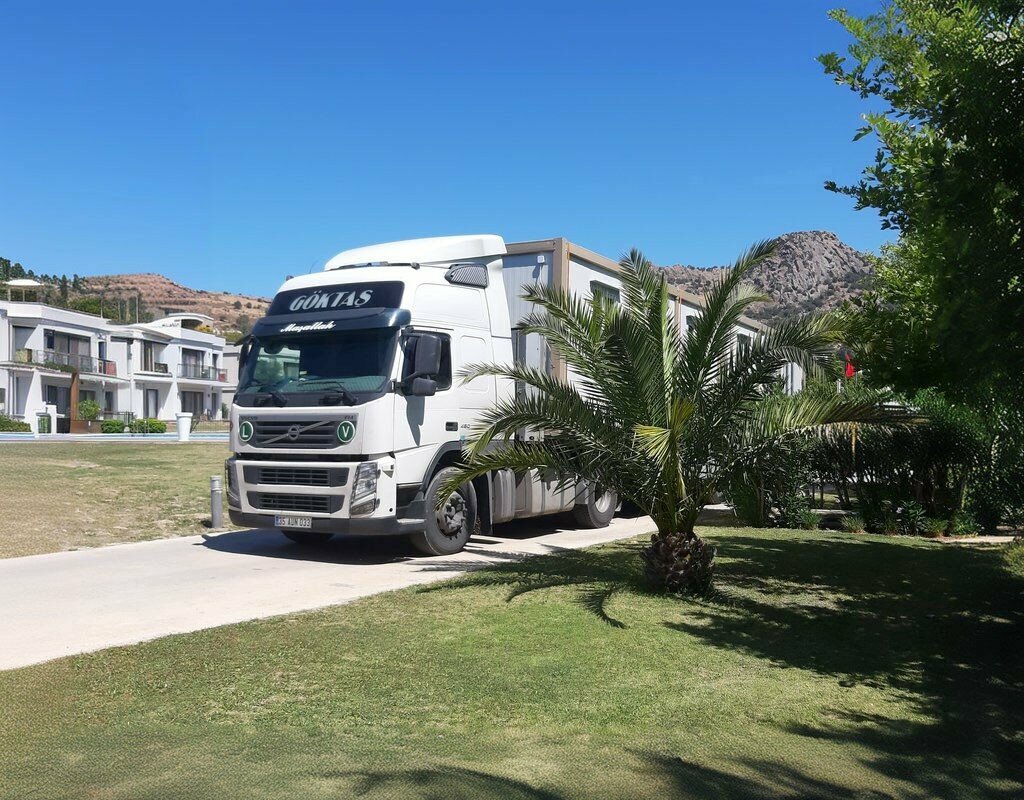 Demolition of buildings Goktas Excavation, Izmir, photo