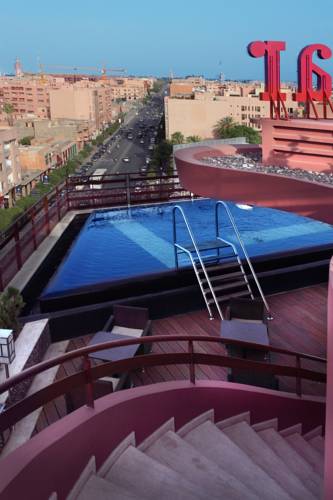 Фото La Renaissance Hotel