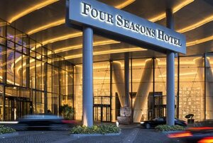 Гостиница Four Seasons Hotel Guangzhou