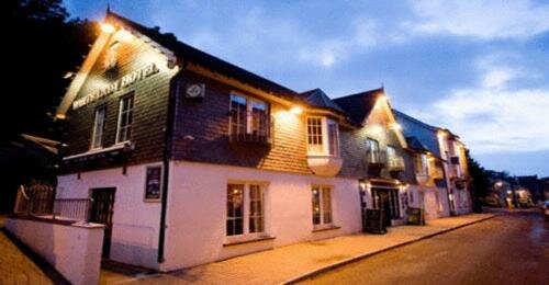 Гостиница The White Lady Hotel в Кинсейле