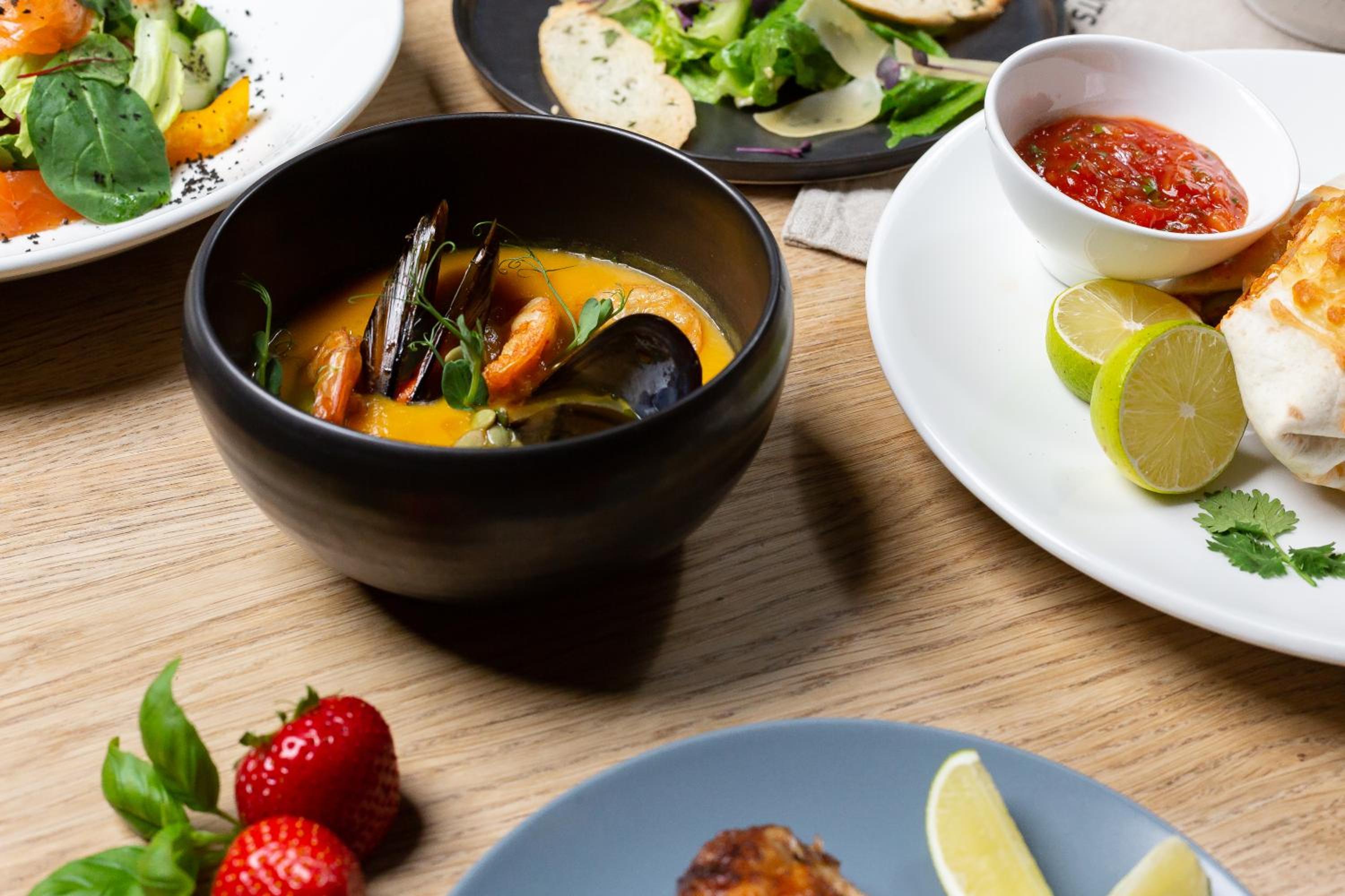 Фото Corner Hotel