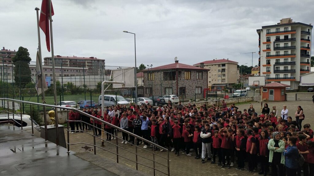 School Ataturk Middle School, Hopa, photo