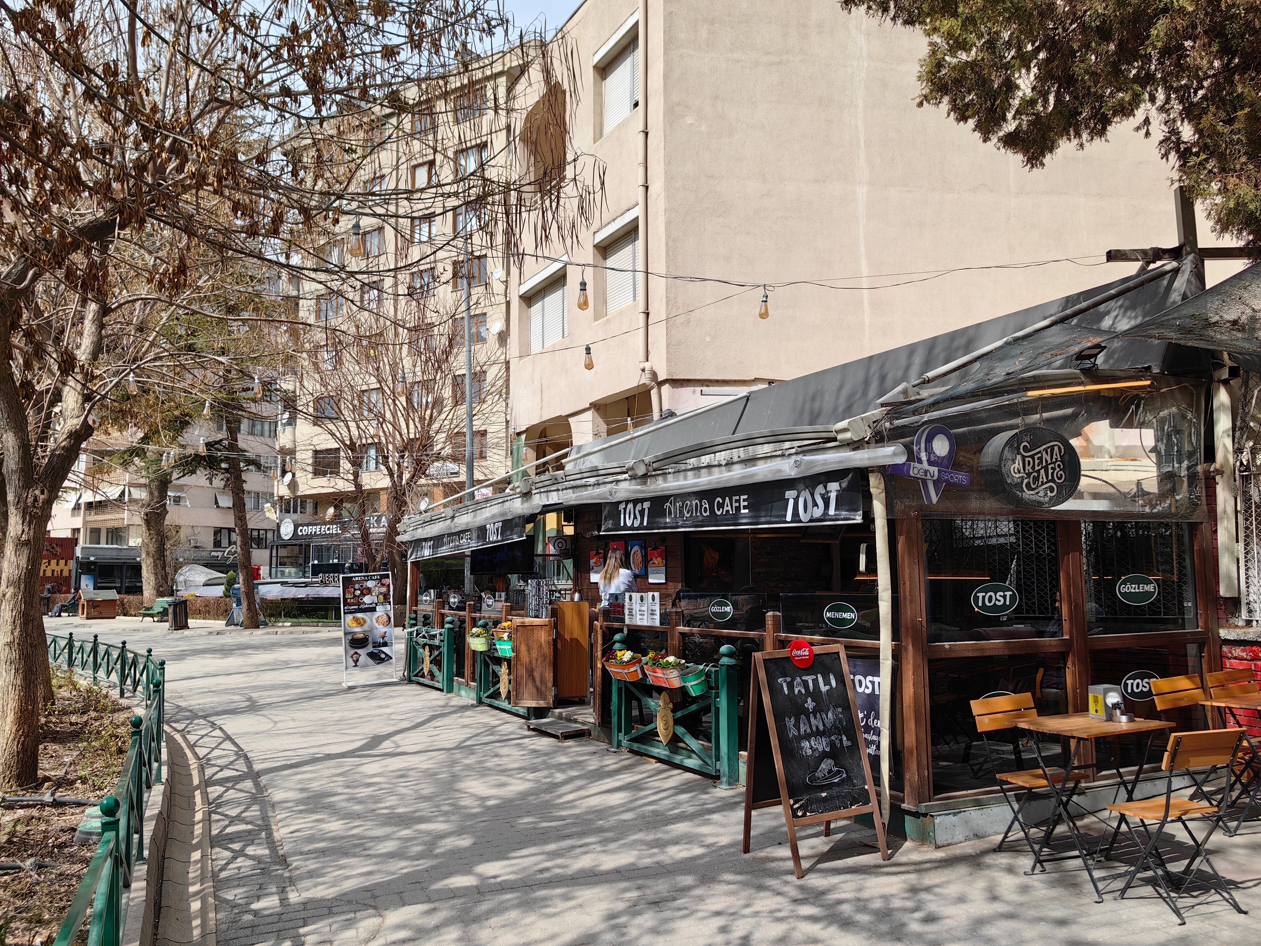 Qanday qilib shahvoniy qizni qalam bilan chizish mumkin