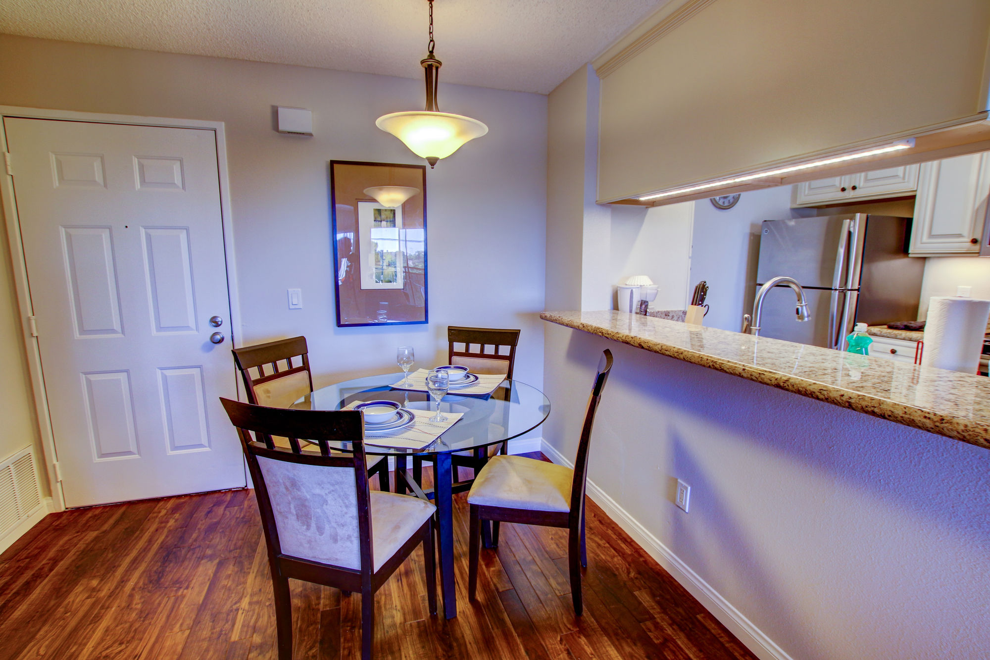 Фото Sunshine Suites at Hillcrest