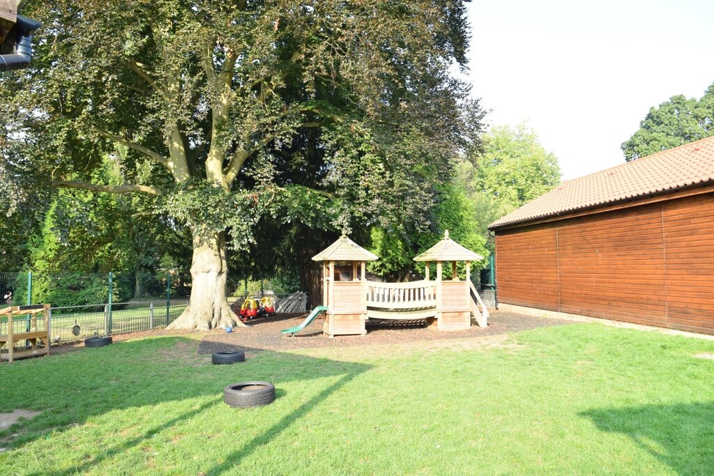 School Bright Horizons Haydon Hall Montessori Day Nursery, London, photo