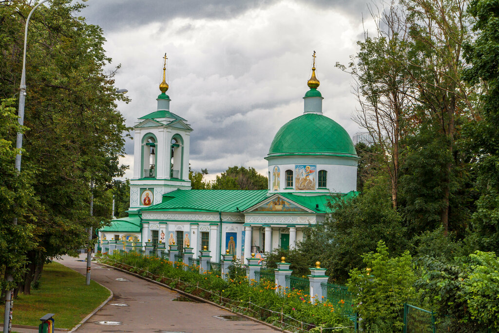 Православный храм Храм Живоначальной Троицы, Москва, фото