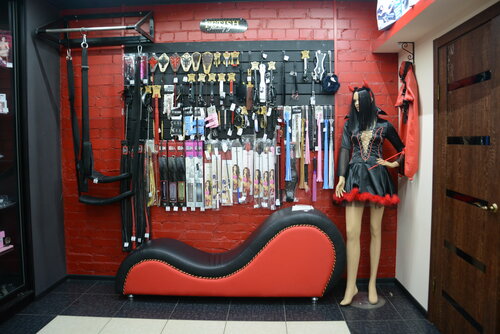 Әйелімнің кеудесі түсіп қалды