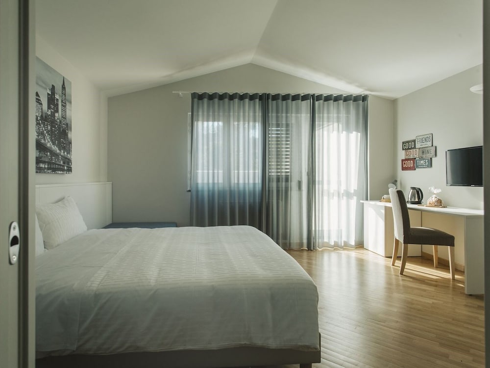 Фото Livingstone