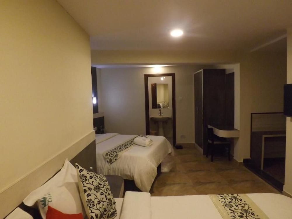 Фото The Majestic Crown