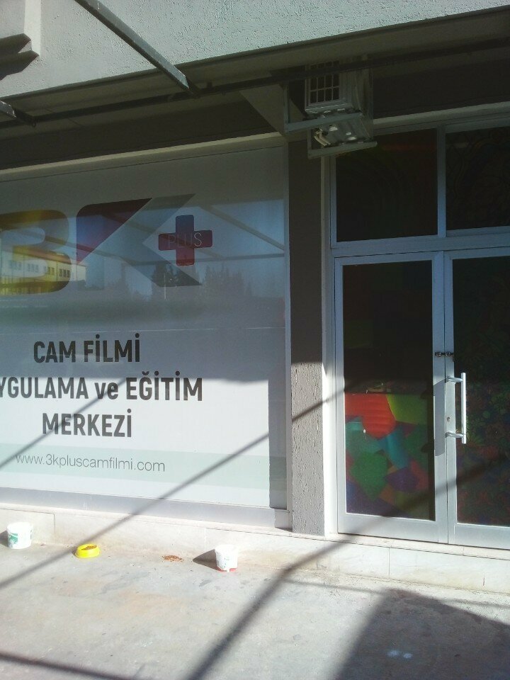 Car window tinting 3kPlus Cam Filmi uygulama ve egitim merkezi, Izmir, photo