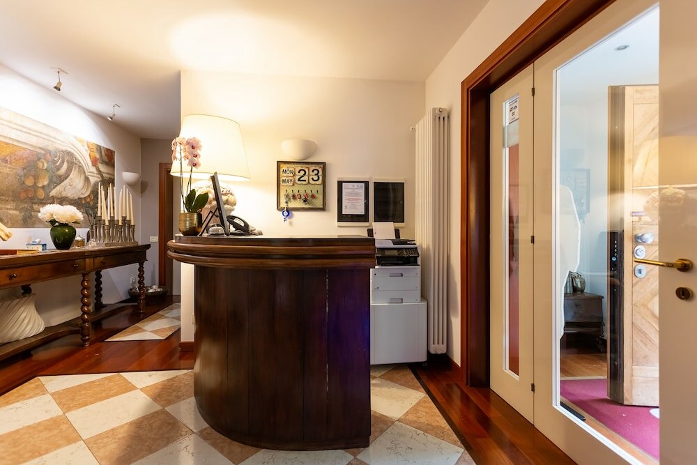 Фото Like Home - Boutique Hotel
