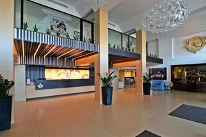 Гостиница Qawra Palace Resort & SPA