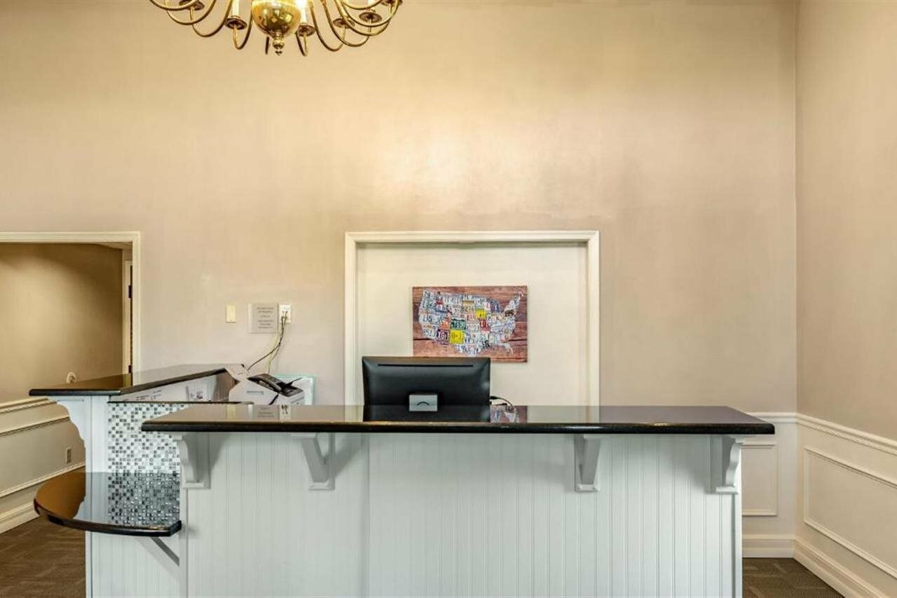 Фото Econo Lodge Inn & Suites Radford-Blacksburg Area