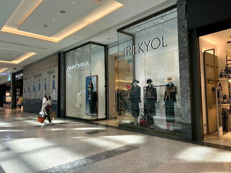 Clothing store İpekyol, Baku, photo