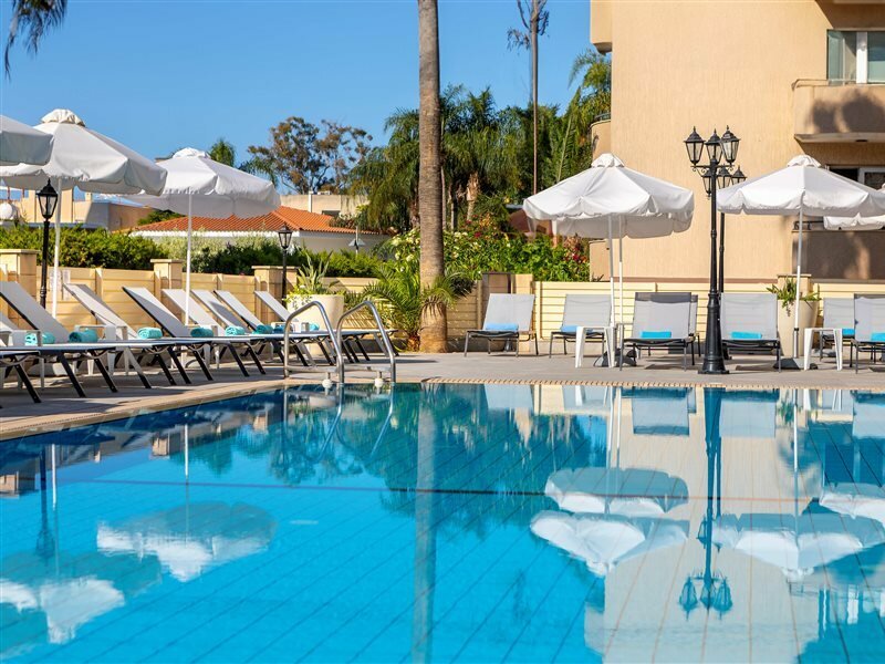 Фото Kapetanios Limassol Hotel