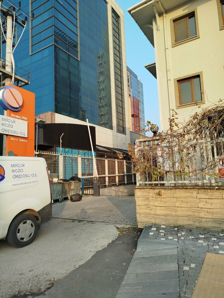 شركة الأدوية Selcuk Pharmaceutical Warehouse Nilufer Branch ، بورصة، صورة