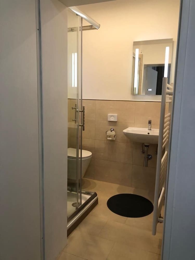 Фото Hotel zum Studio