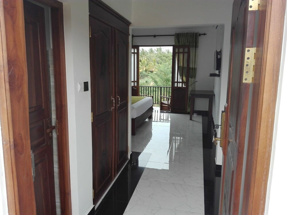 Фото Hotel Golden Ray Dambulla