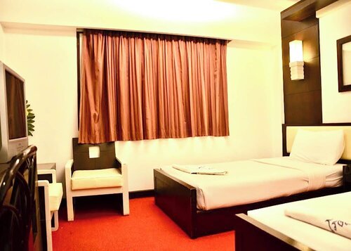 Гостиница Phuluang Hotel в Лёе