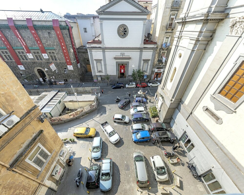 Фото Napoli Squares Suites