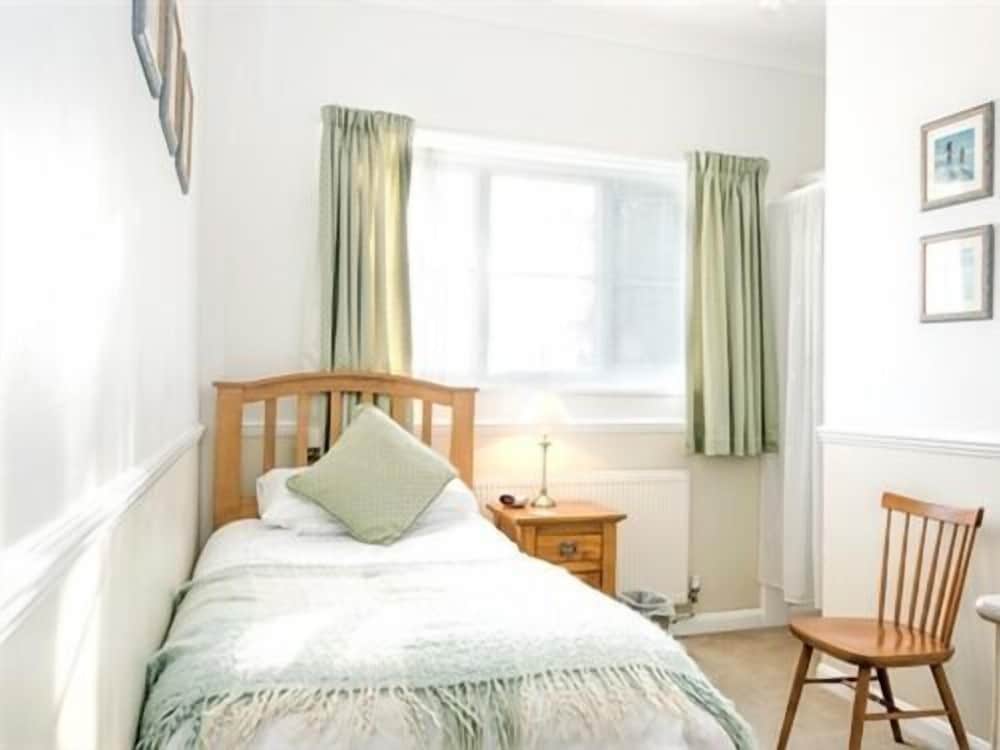 Фото Amber House