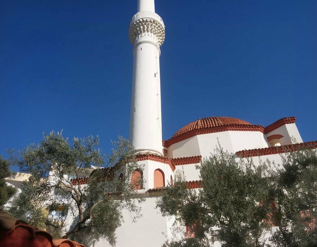 Mosque Uveyspasa Mosque, Efeler, photo