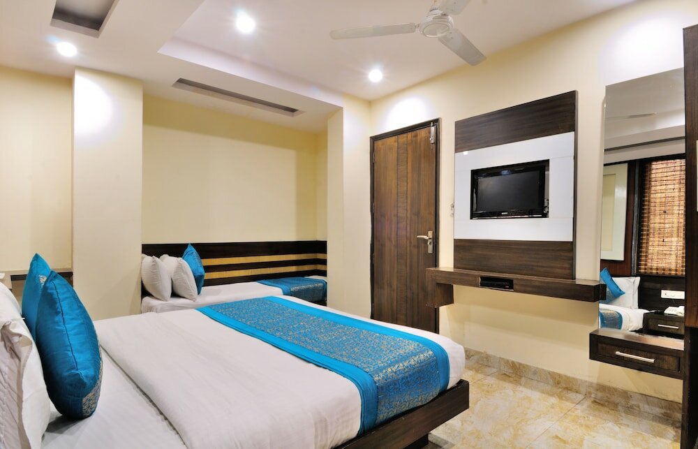 Фото Hotel Gold Star Inn