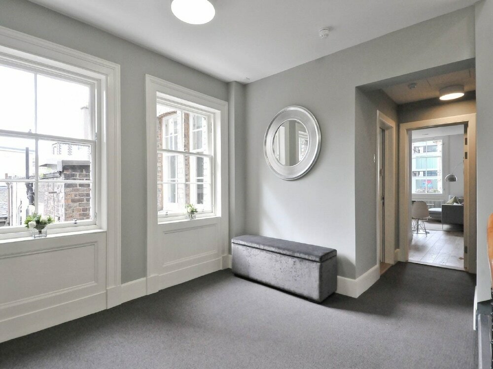 Фото Destiny Scotland - St. Andrew Square Apartments