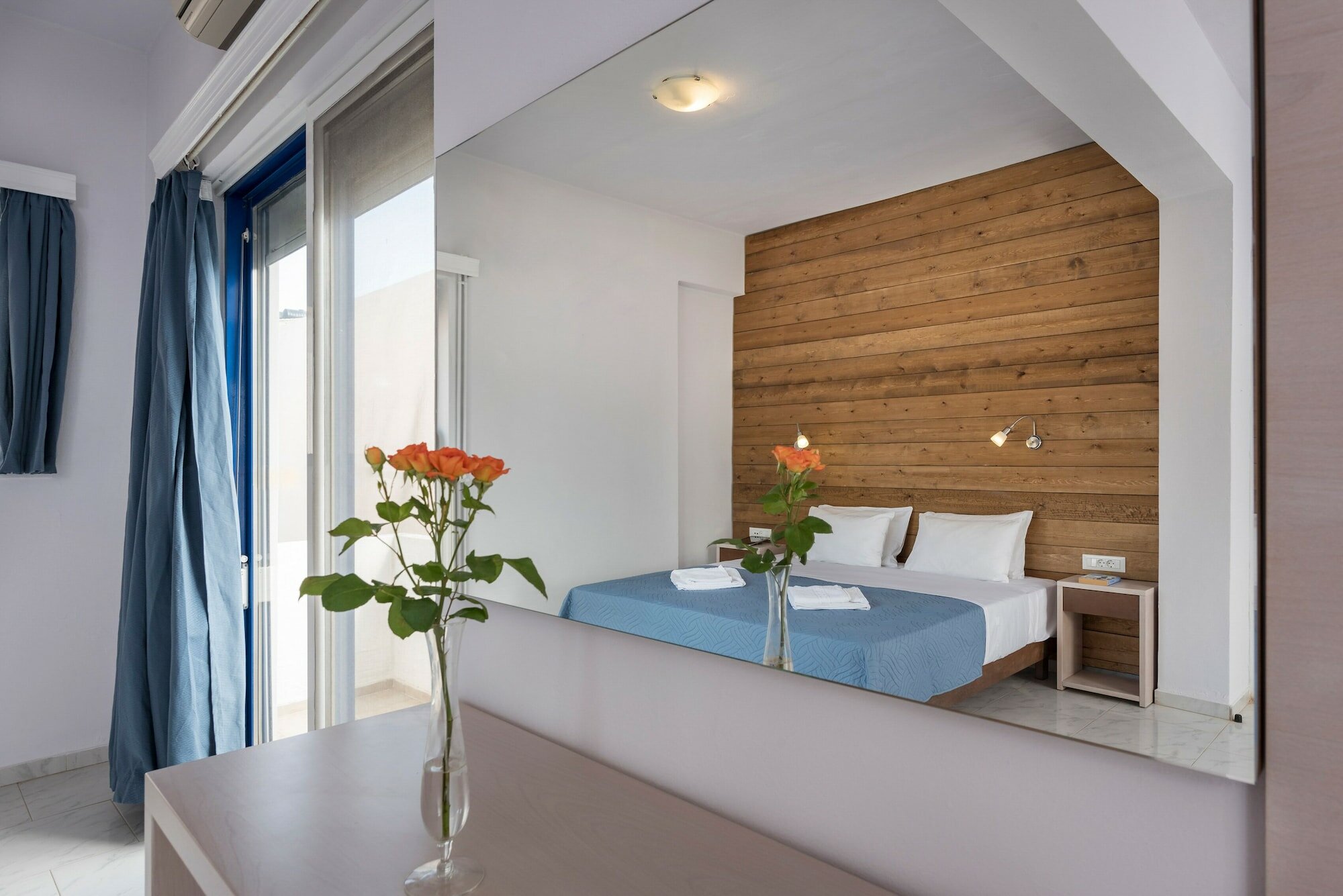 Фото Esplanade Apartments