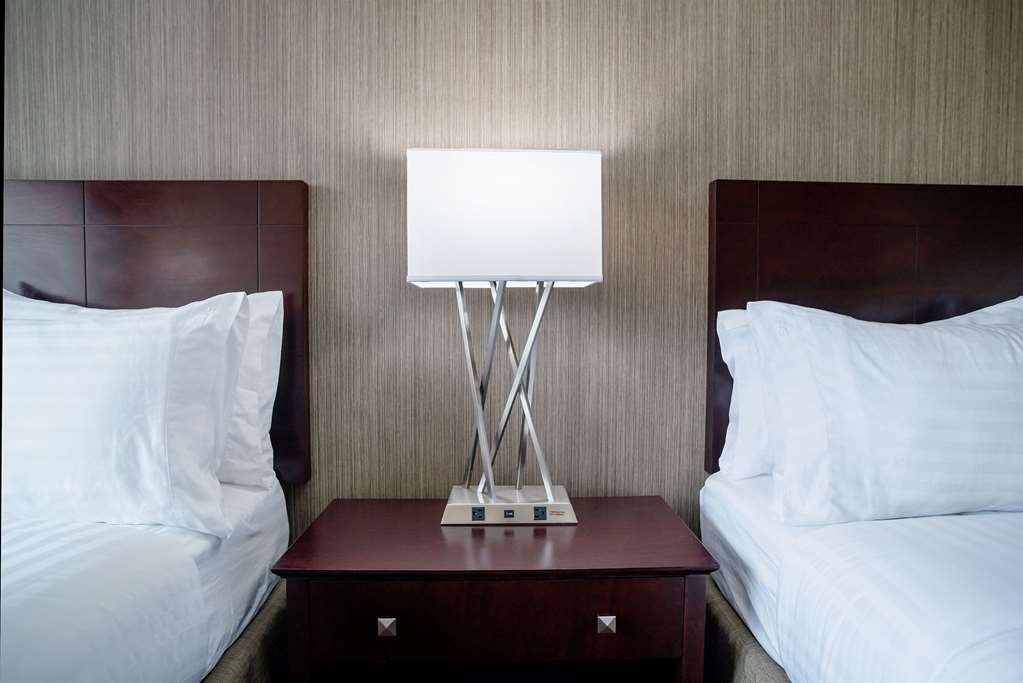 Фото Hilton Nashville Airport