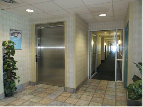 Фото Motel 6 - Toronto - Brampton