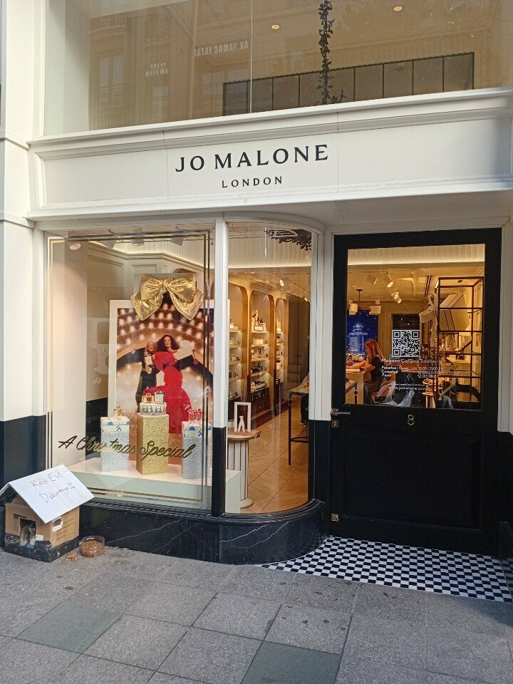 Perfume and cosmetics shop Jo Malone, Istanbul, photo
